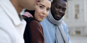 close-up-friends-hanging-out